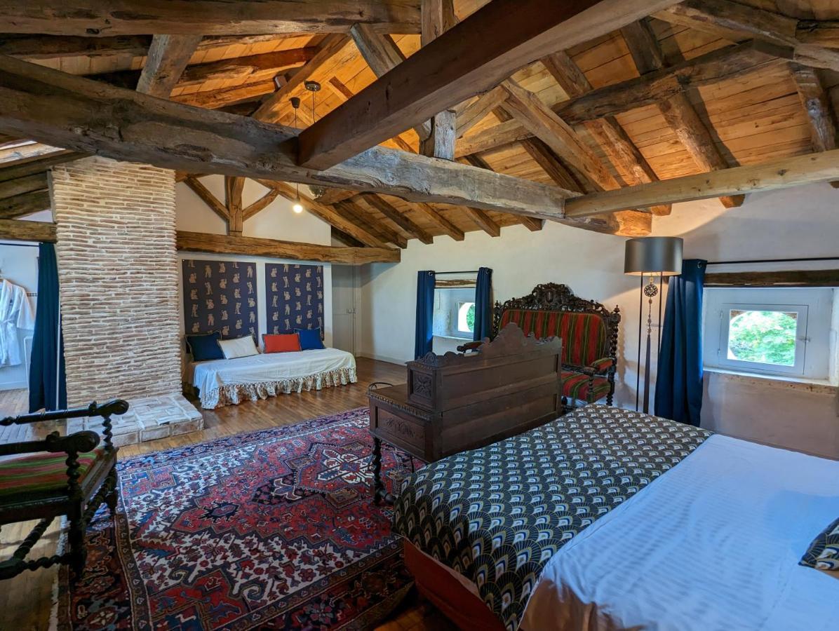 Chateau De Lavaud Montbron Buitenkant foto