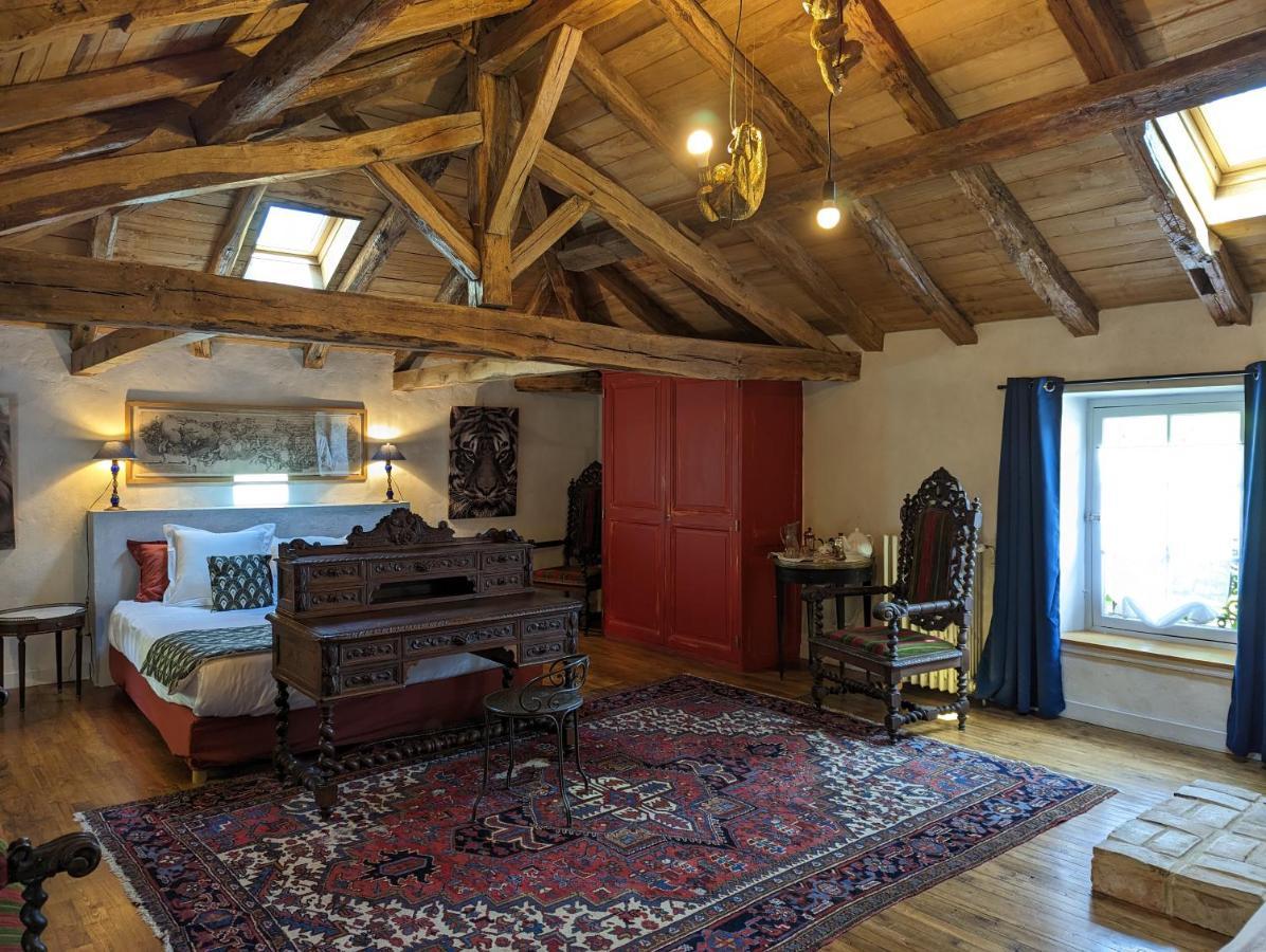 Chateau De Lavaud Montbron Buitenkant foto